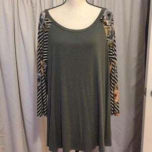 Emerald 3/4 length top